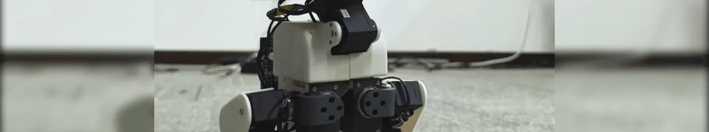 XGO Duck, un pato robot abierto con Arduino UNO Q y 15 servos