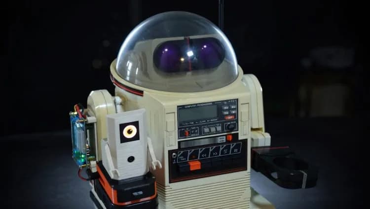 Un Omnibot de 1984 vuelve a andar con una Raspberry Pi 5 y visión YOLO