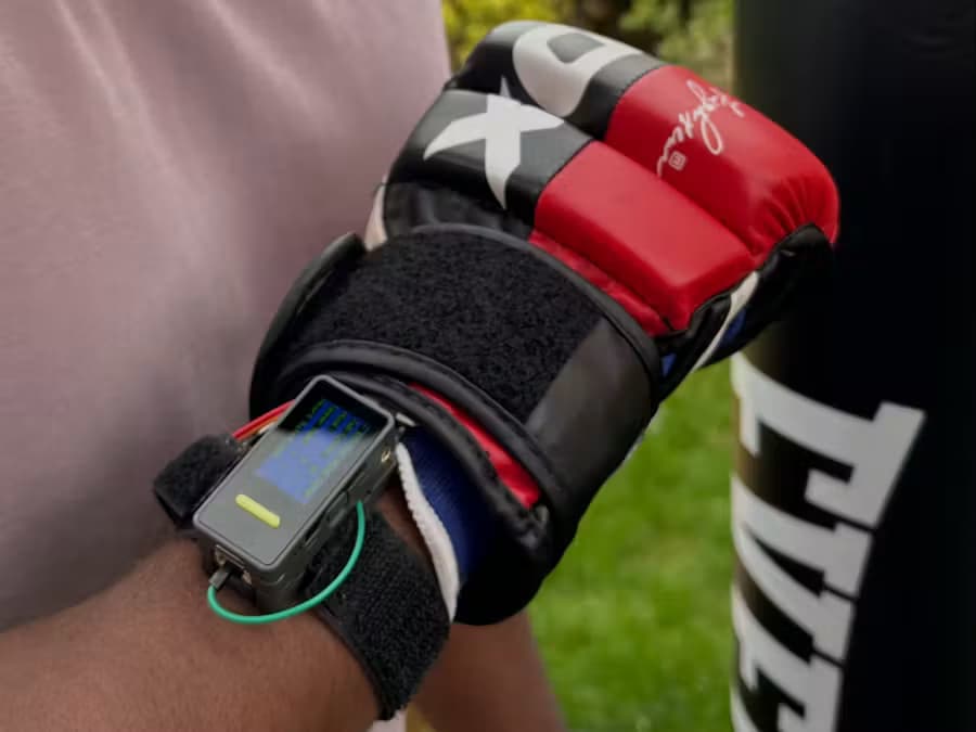 Arduino Nesso N1 potencia un guante de boxeo inteligente