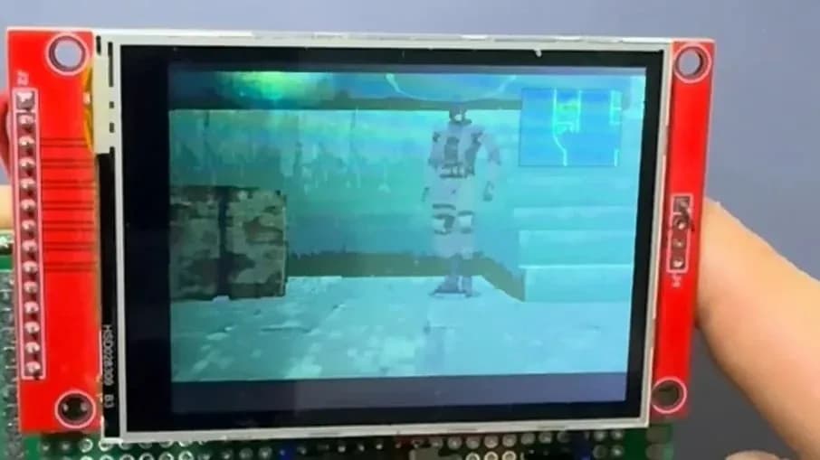 Metal Gear Solid corre en un ESP32-S3 armado sobre una placa perforada