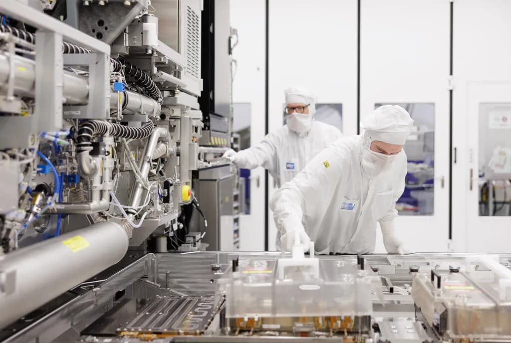China inicia producción masiva de sus máquinas de litografía DUV