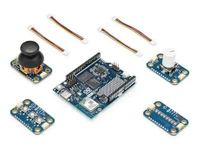 Arduino arma un kit de controles físicos para el UNO Q por 107 dólares