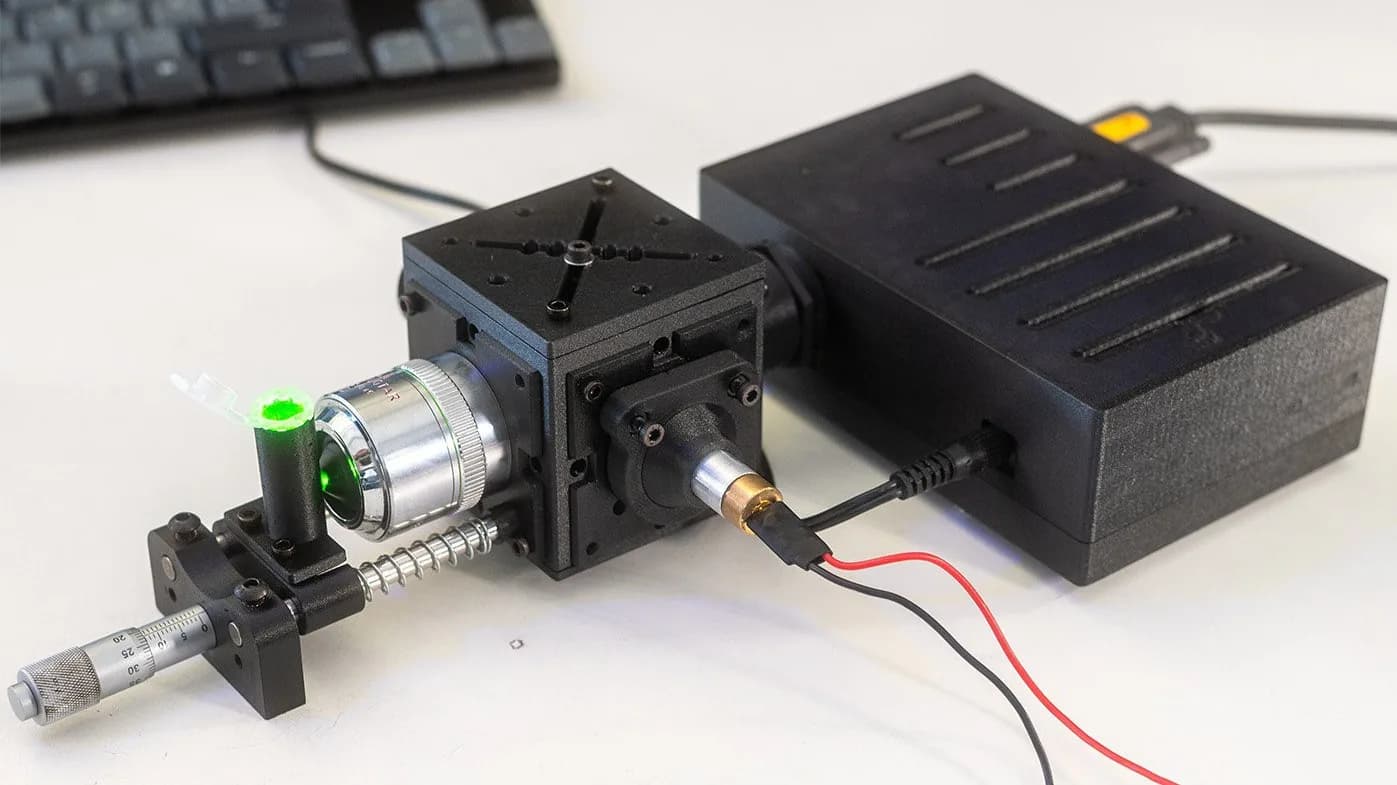 CubeRaman: espectrómetro Raman impreso en 3D con láser 532 nm