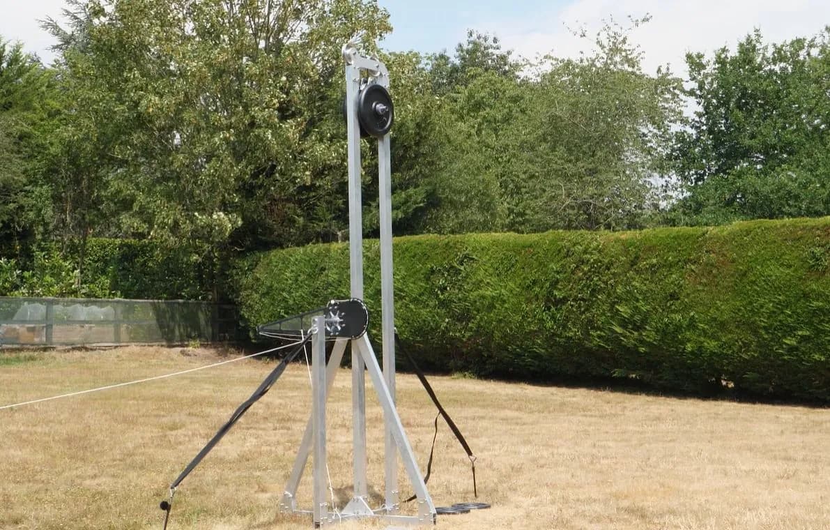 Trebuchet supersónico: rompen la barrera del sonido a mano