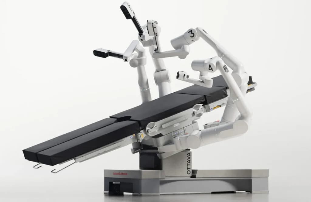 J&J presenta Ottava, el primer robot quirúrgico integrado a la mesa