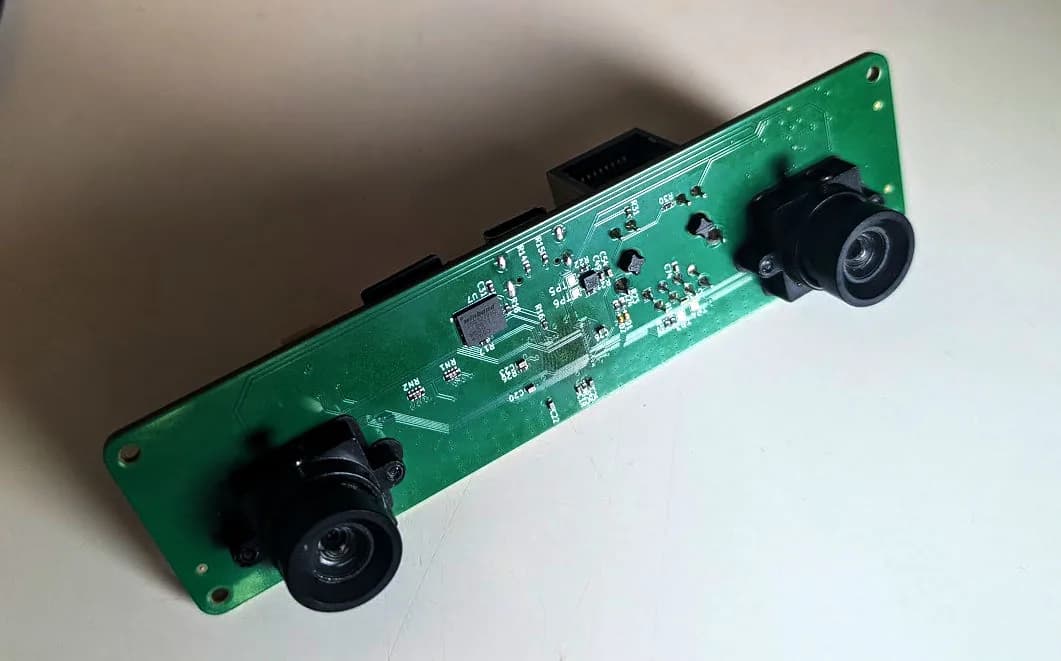 La placa 4reel calcula profundidad estéreo y se la pasa a un ESP32