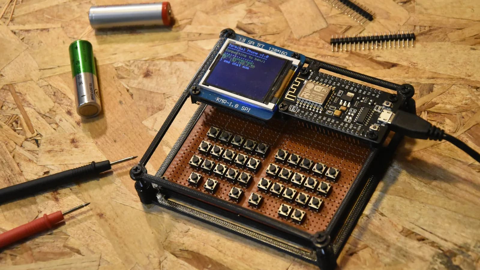Terminus: un celular DIY solo de texto basado en ESP8266