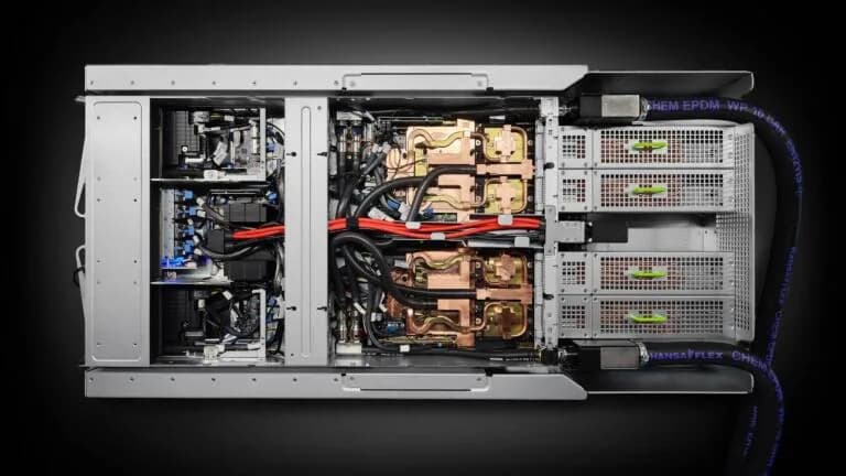NVIDIA enseña a tres brazos robóticos a armar bandejas del GB300