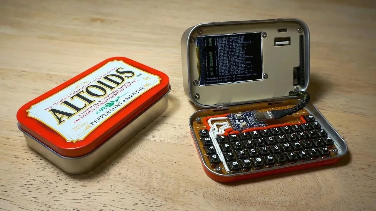 Raspberry Pi en lata Altoids: el mini cyberdeck portátil
