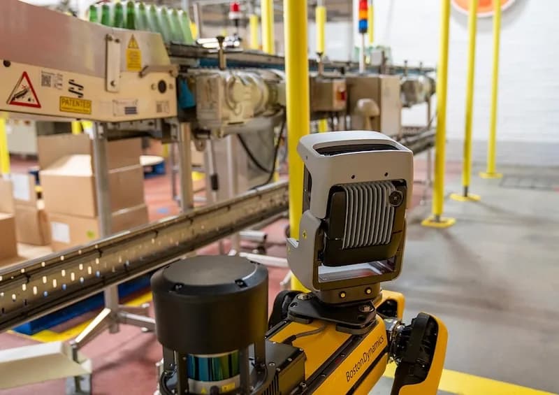 Spot 5.2 deja que agentes de IA manden al robot de Boston Dynamics