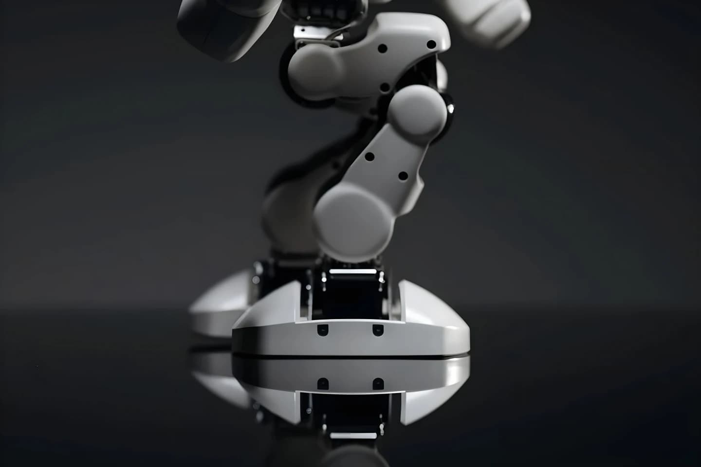 Un microrrobot saca energía del suelo con una piel en sus patas