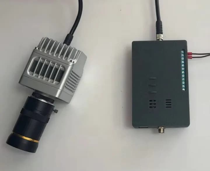 Luxonis M8 Controller Box: E/S industrial para cámaras OAK4