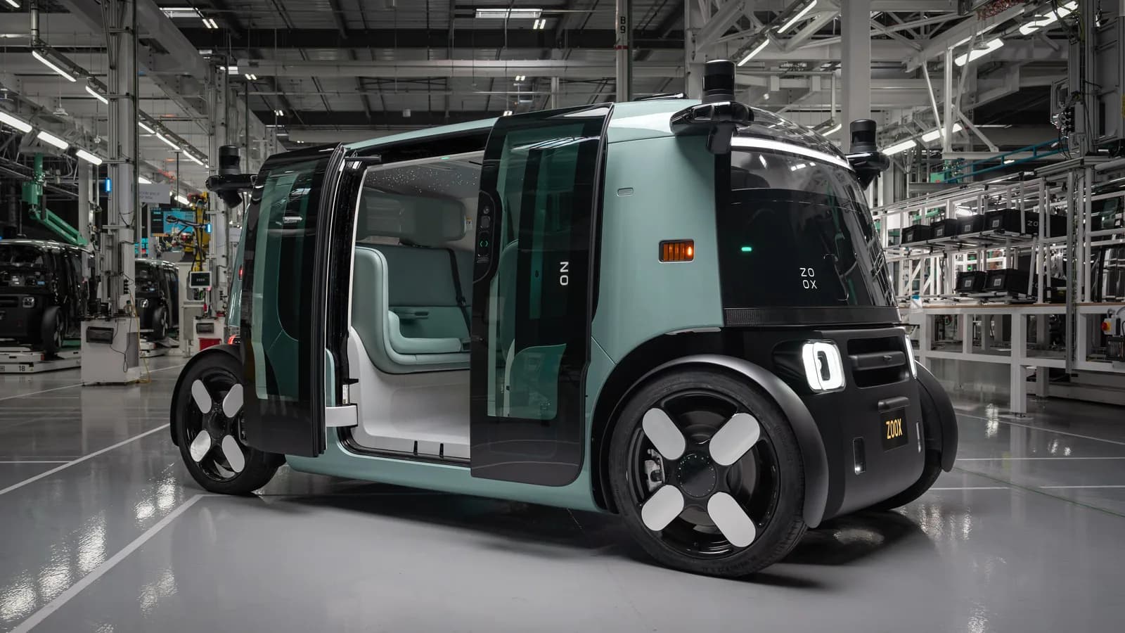 Zoox renueva su robotaxi y apunta a 100 vehículos por semana