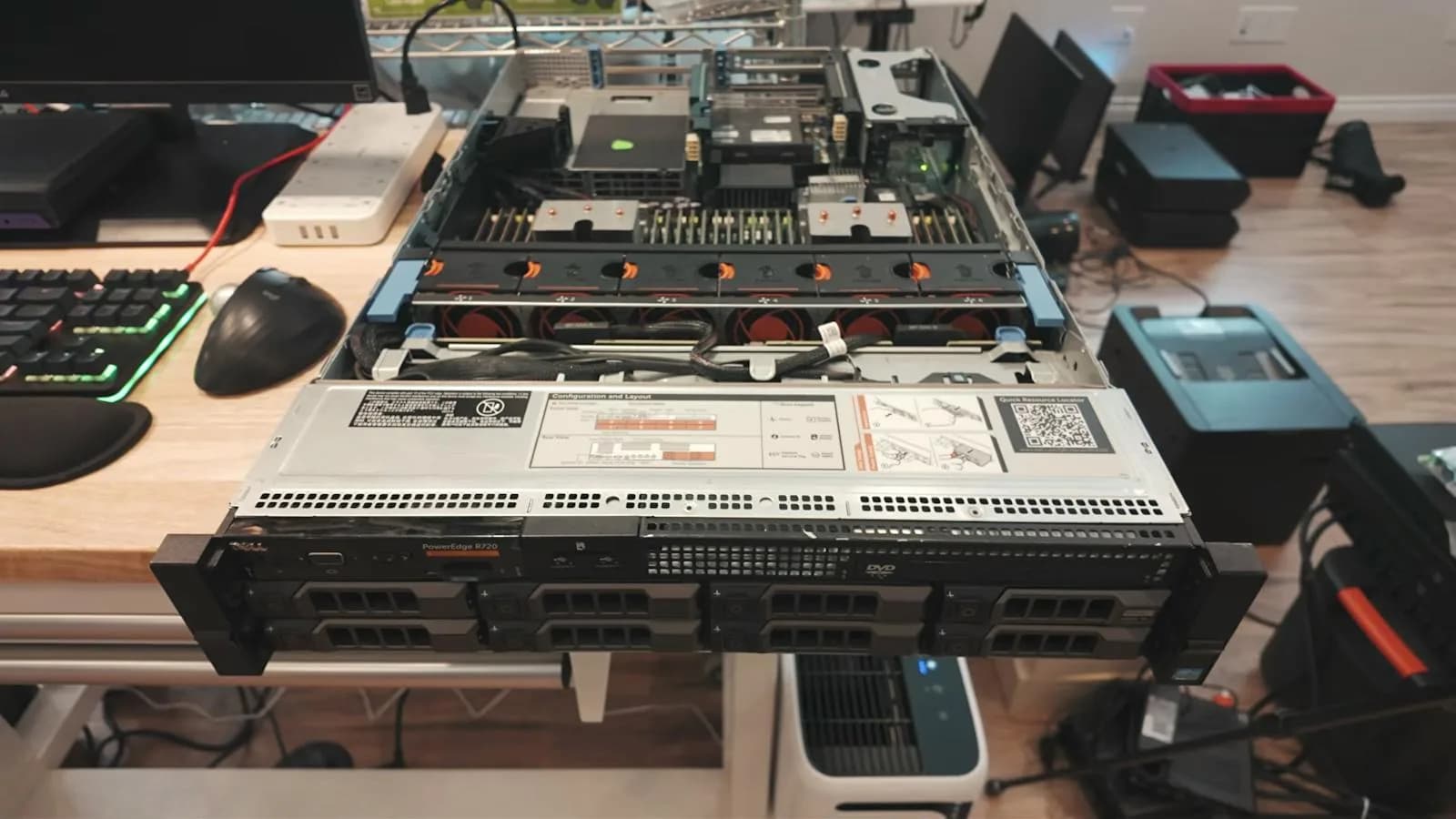 Un servidor usado de 500 dólares corre modelos de IA sin GPU