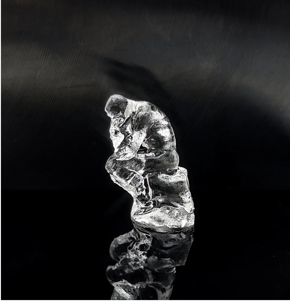 Una réplica de El pensador de Rodin impresa en OpenCAL en 90 segundos, formada de una sola vez, sin capas ni soportes. Foto de OpenCAL y UC Berkeley.