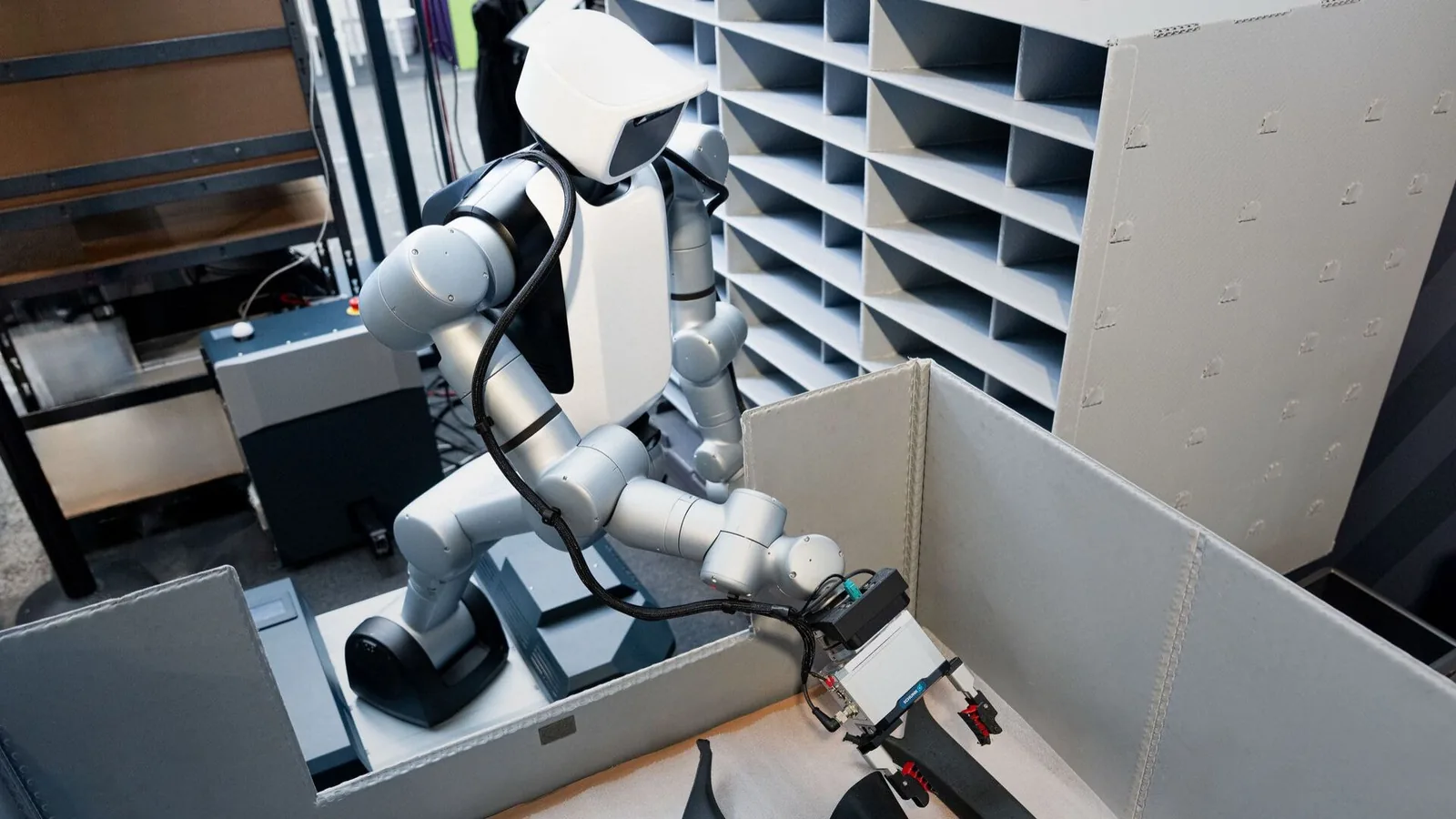 Humanoide de Agile Robots en la prueba de Audi
