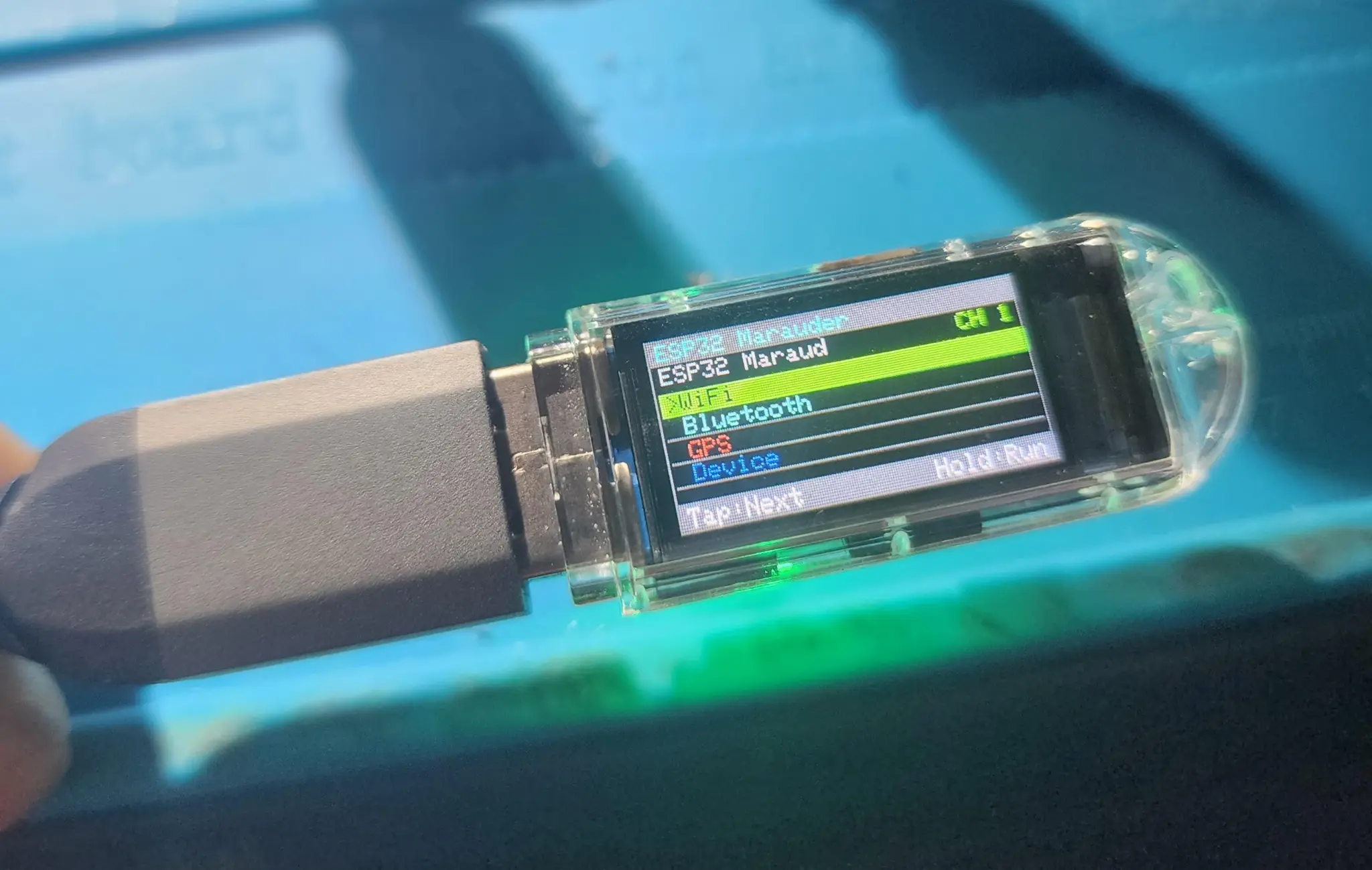 ESP32 Marauder corriendo en la placa T-Dongle-C5