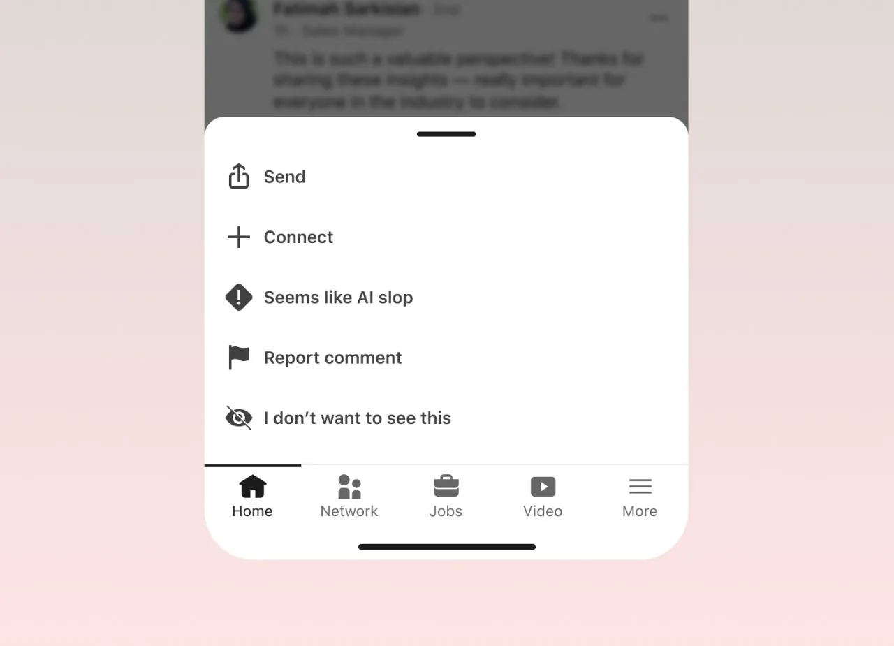 Captura de pantalla de la nueva opción de reporte en LinkedIn